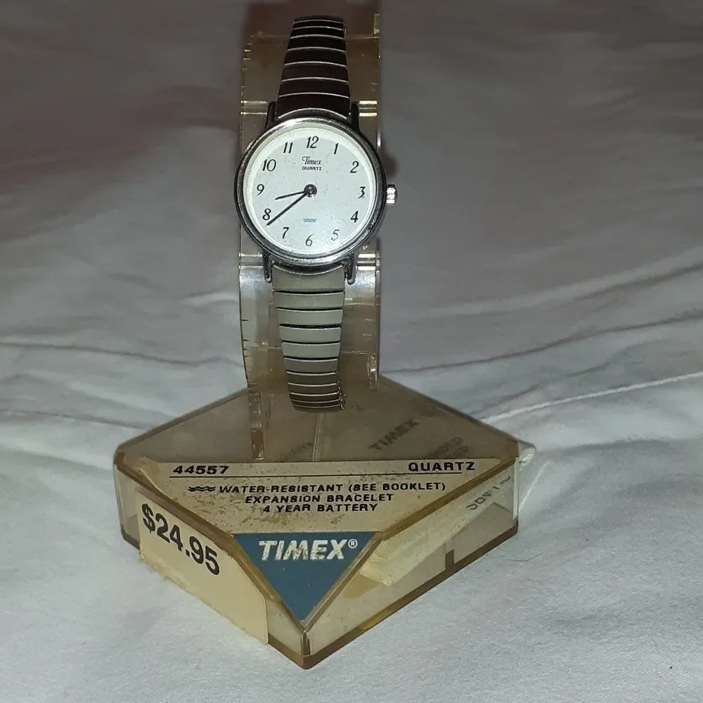 NOS 1994 Ladies Timex Quartz Watch 44557 Stand +